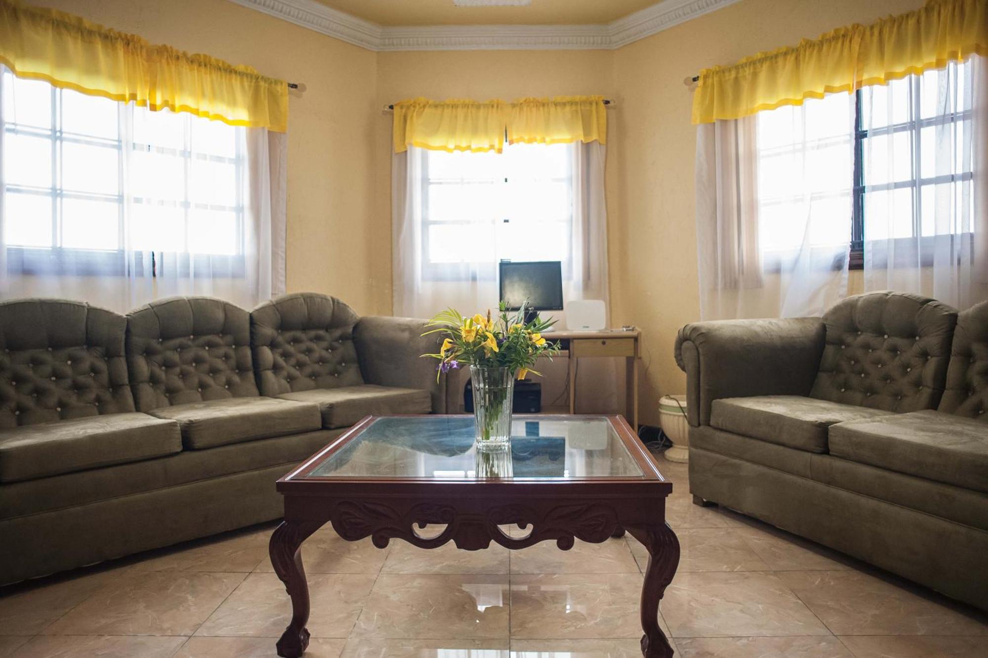 Clarridge View Guesthouse 蒙特哥贝 外观 照片