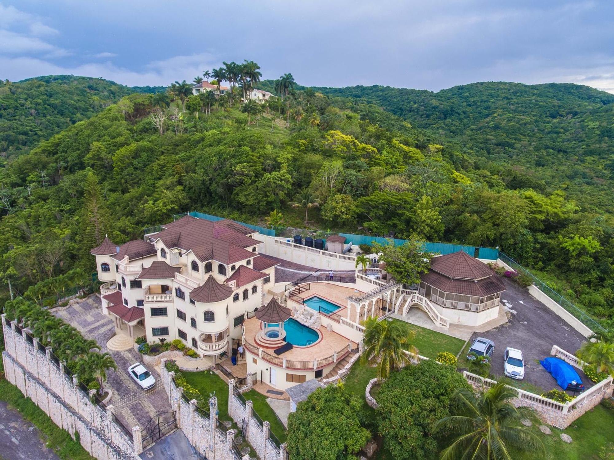 Clarridge View Guesthouse 蒙特哥贝 外观 照片